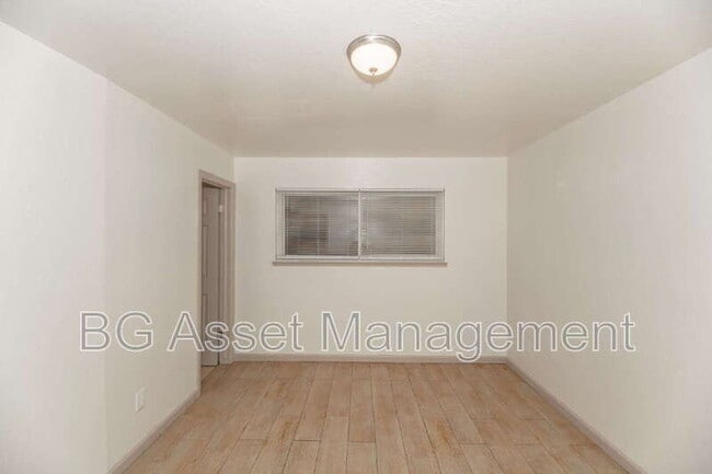 Building Photo - 714 Darina Ave