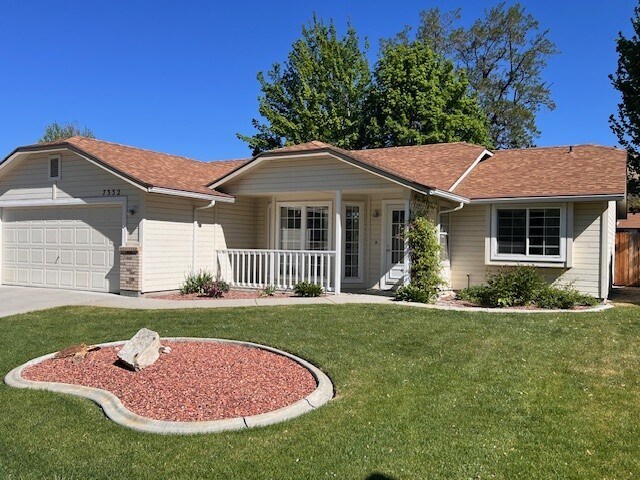 Building Photo - 7332 W Devonwood Dr