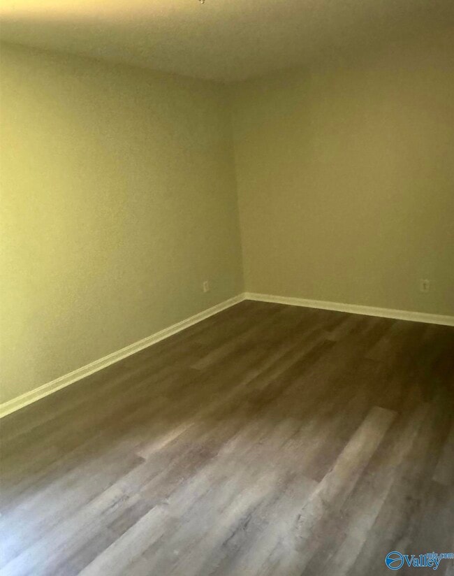 Building Photo - 2416 Hanover Dr NW