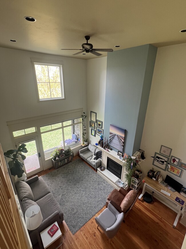Foto del edificio - 3930 Baxter Ln