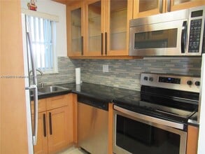 Building Photo - 100 Fontainebleau Blvd