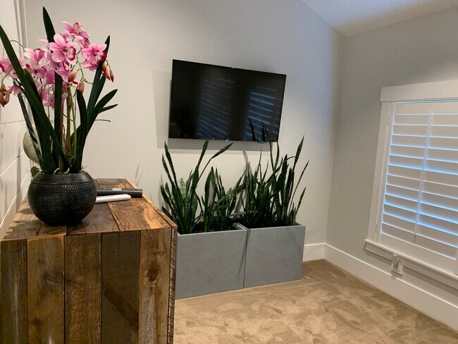 Foto del edificio - 991 E Senior Band Rd