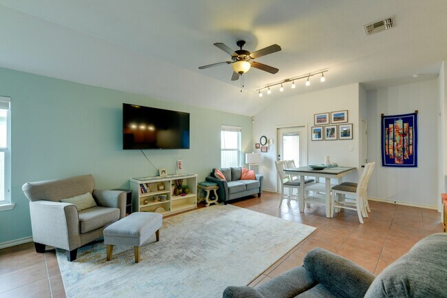 Building Photo - 1509 Oak Harbor Dr