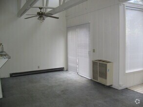 Building Photo - 111 Davison Rd
