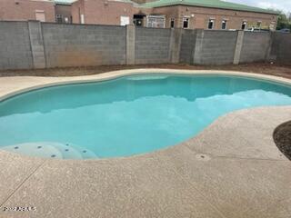 Building Photo - 2281 S Palo Verde Dr
