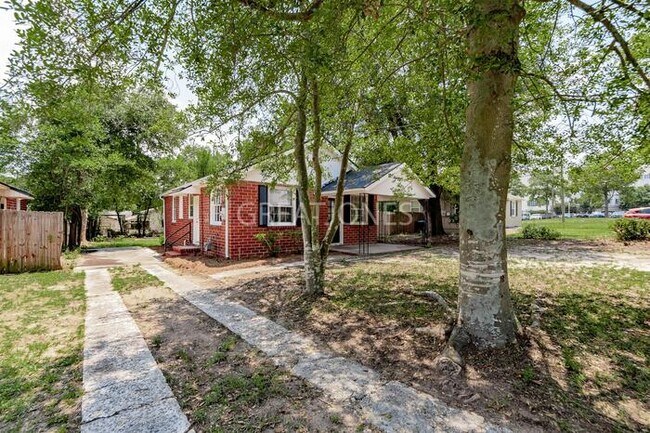 Foto del edificio - Charming 2 Bedroom in Augusta!