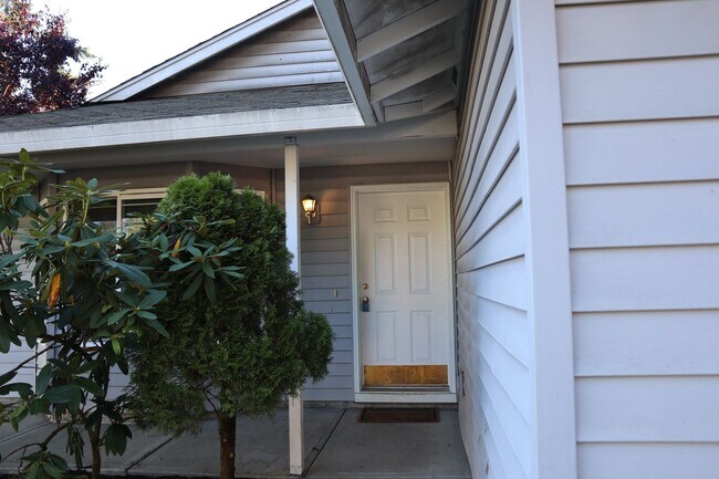 Building Photo - Lovely 3 Bedroom Home for Lease in Battle ...