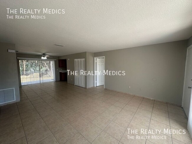 Building Photo - 2810 Grand Bend Ct