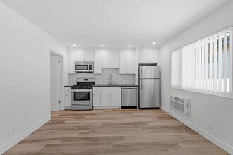 Building Photo - 1240 W 29th St
