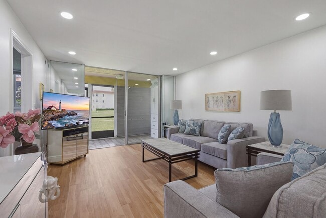 Foto del edificio - 371 S Hollybrook Dr
