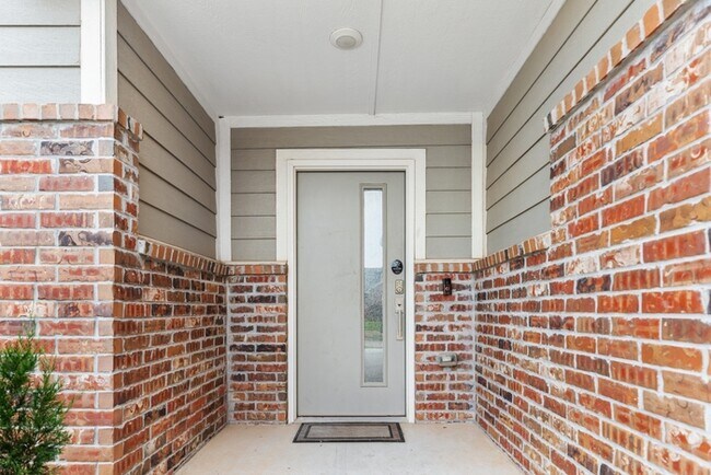 Foto del edificio - 1200 Ridgeway Dr