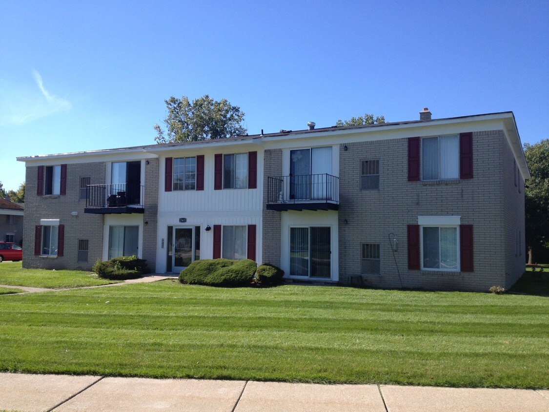 Williamsburg Square Apartments Alquileres en Woodhaven, MI