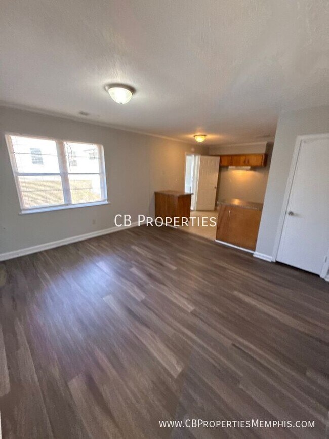 Foto del edificio - 3808 Voltaire Ave