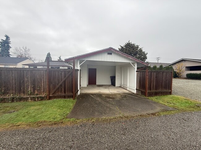 Building Photo - 1514 E Broadway