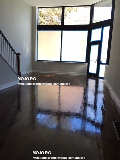 Building Photo - 2600 N Racine Ave