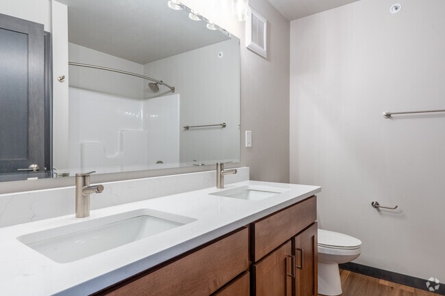 2BR, 1BA - 1,102SF - Bathroom - Strata by Toonen