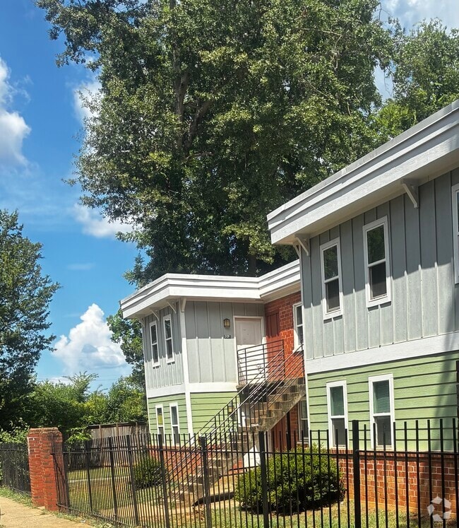 Building Photo - Stratham Place Apartments
