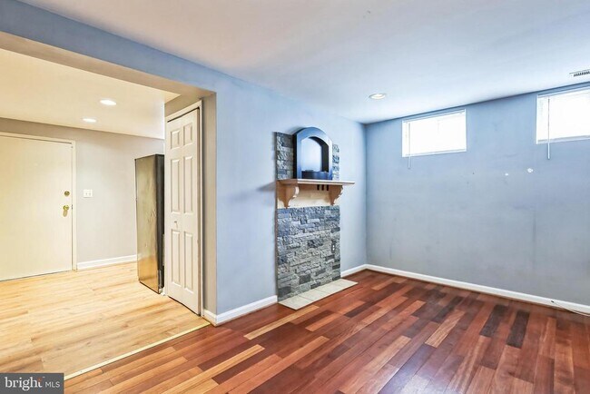 Building Photo - 4929 Foote St NE