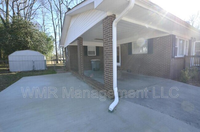 Building Photo - 401 Elwood St