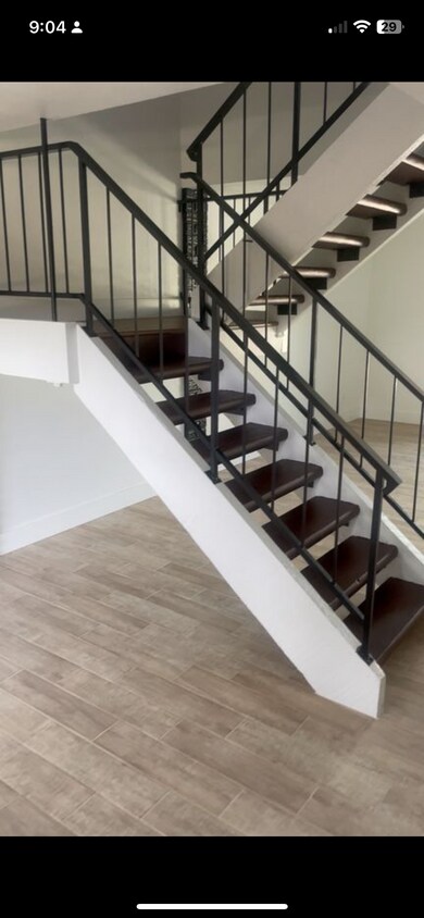 Foto del edificio - 1733 E Baker Dr