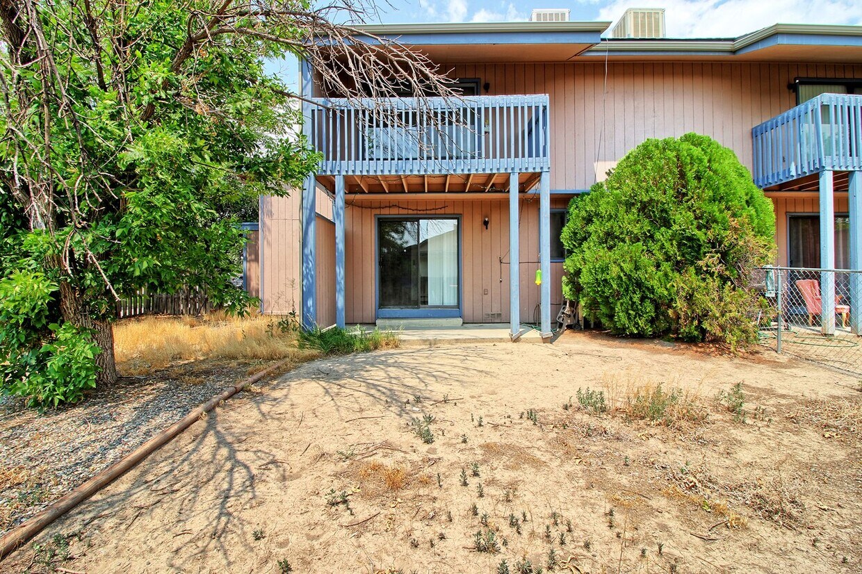 Foto principal - Spacious 3-Bed Townhouse with Private Pati...