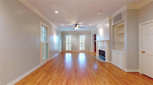 Building Photo - 728 Tirrell St