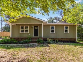 Building Photo - 229 Ezell Cir