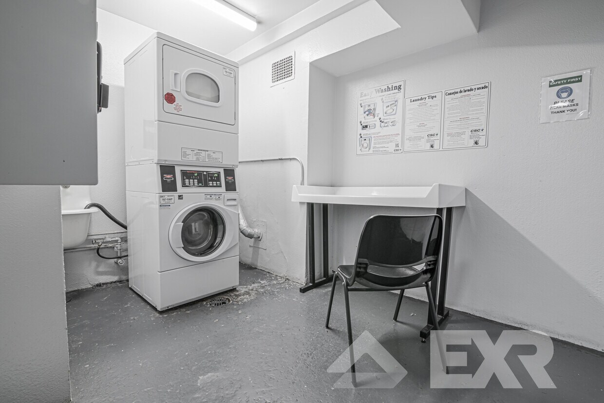 Building Photo - 96 5th Ave