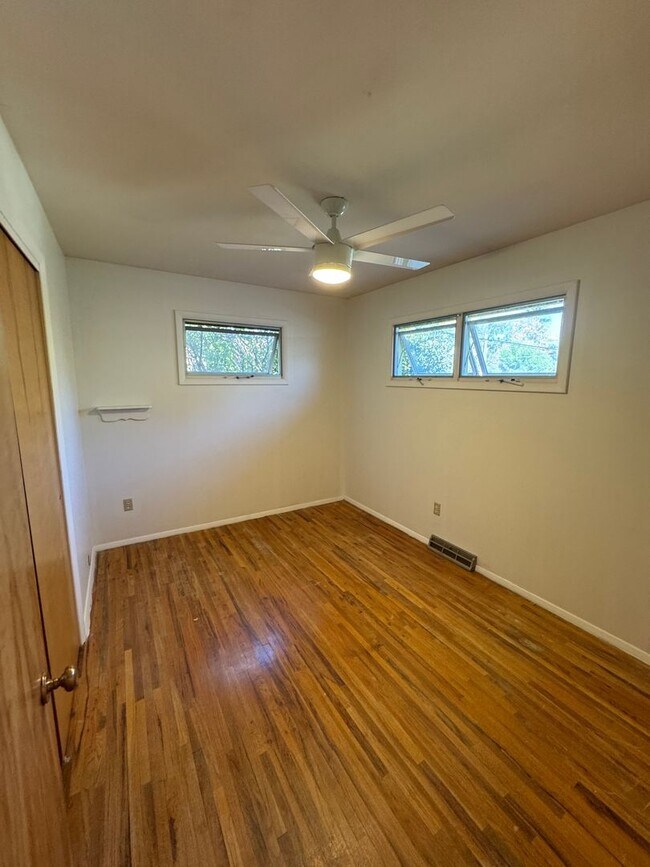 Foto del edificio - 50% OFF FIRST MONTHS RENT - Cozy Home