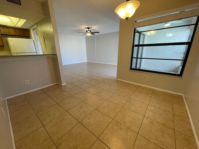 Foto del edificio - ANNUAL RENTAL - 1 BED / 1 BATH AT LAKEWOOD