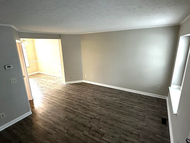 Building Photo - 2 Bedroom, 1.5 Bath, Unfurnished Town Home...