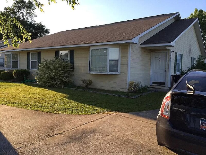 1259 Temple Cir, Alexander City, AL 35010 House Rental in Alexander