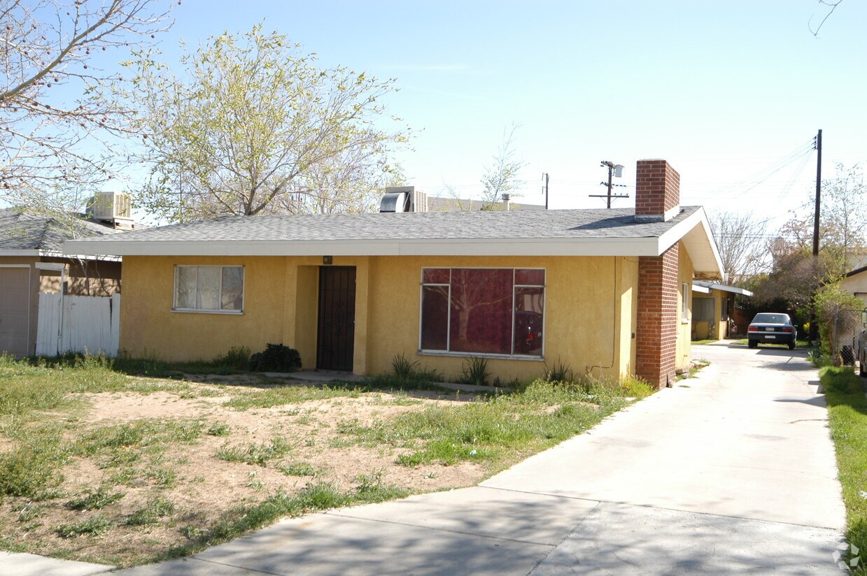 Primary Photo - 44830 Gadsden Ave