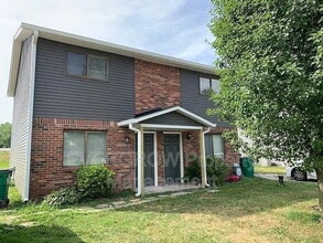 Building Photo - 9455 Huggin Hollow Rd
