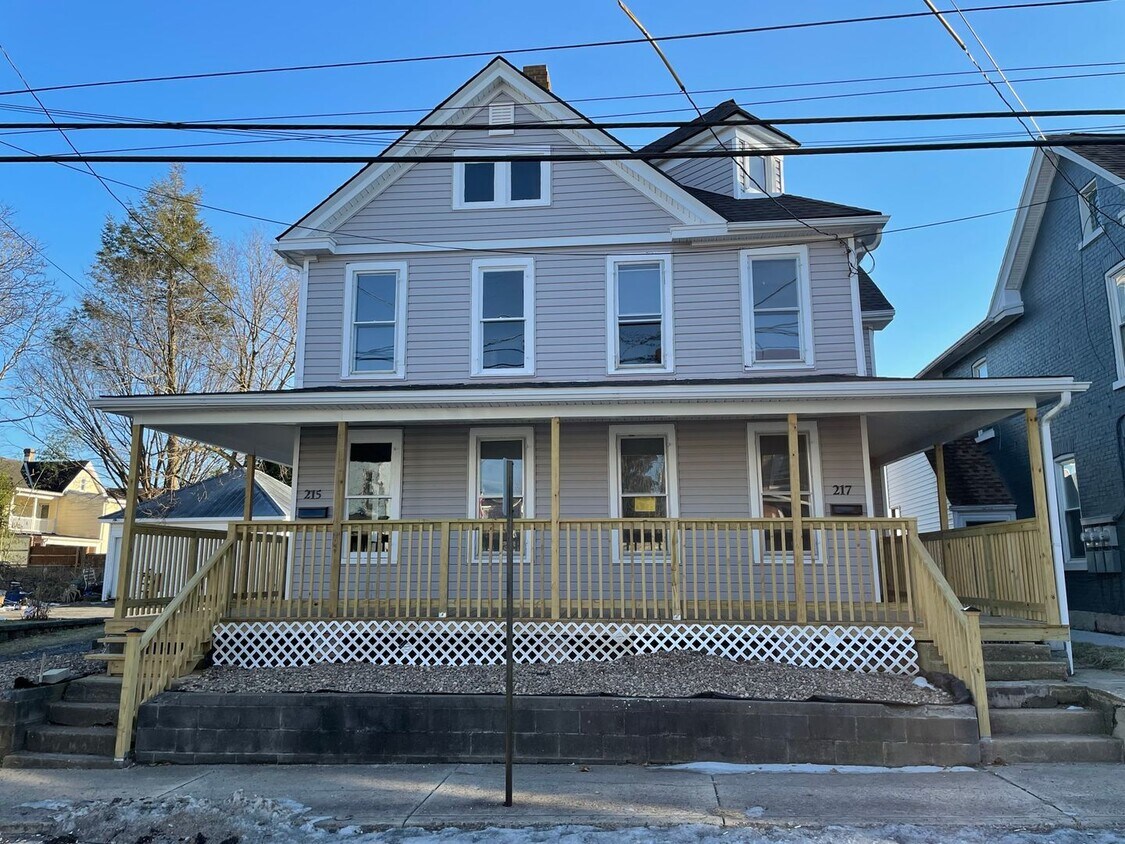 Primary Photo - 215-217 Cleveland Avenue