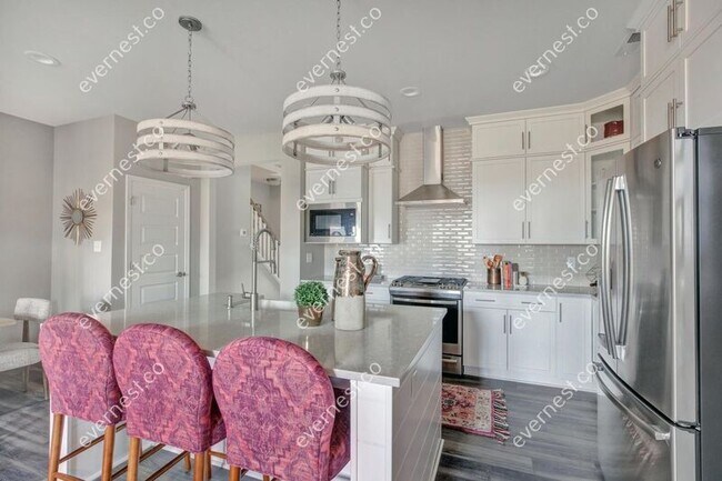 Building Photo - 7037 Desert Candle Dr