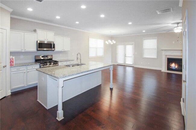 Building Photo - 2006 Wheylon CT