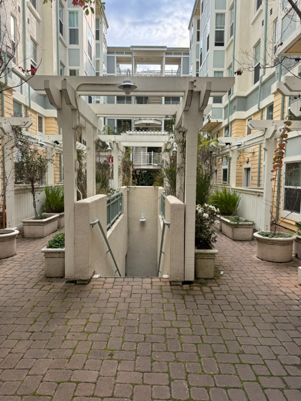 Photo - 247 4th St (Oakland, CA)