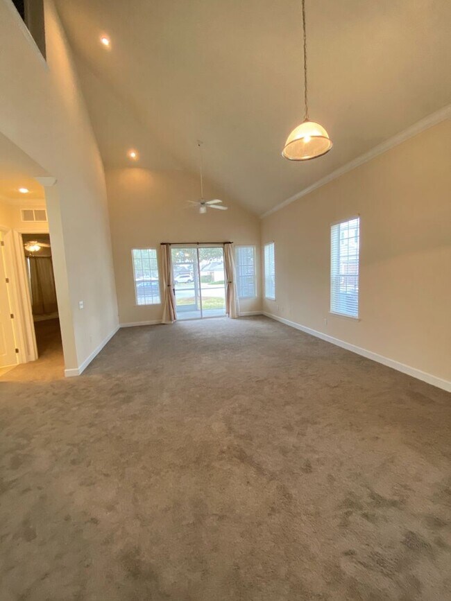 Foto del edificio - Spacious 3/3.5 Condo with Garage in Fleming Island