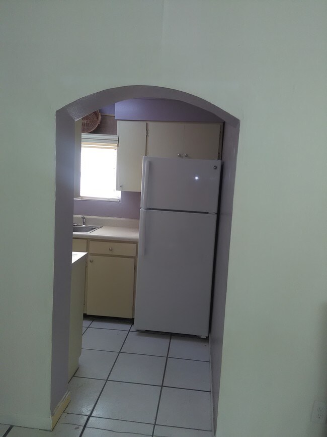 Foto del edificio - 221 Arthur Ave