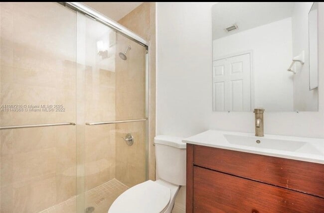 Foto del edificio - 5761 NW 115th Ct