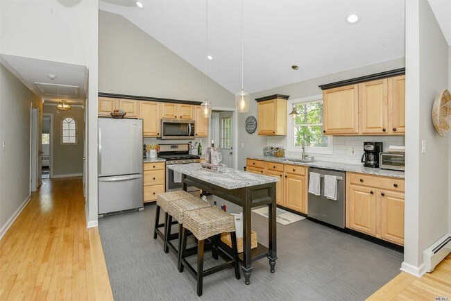 Foto del edificio - 711 Middle Rd