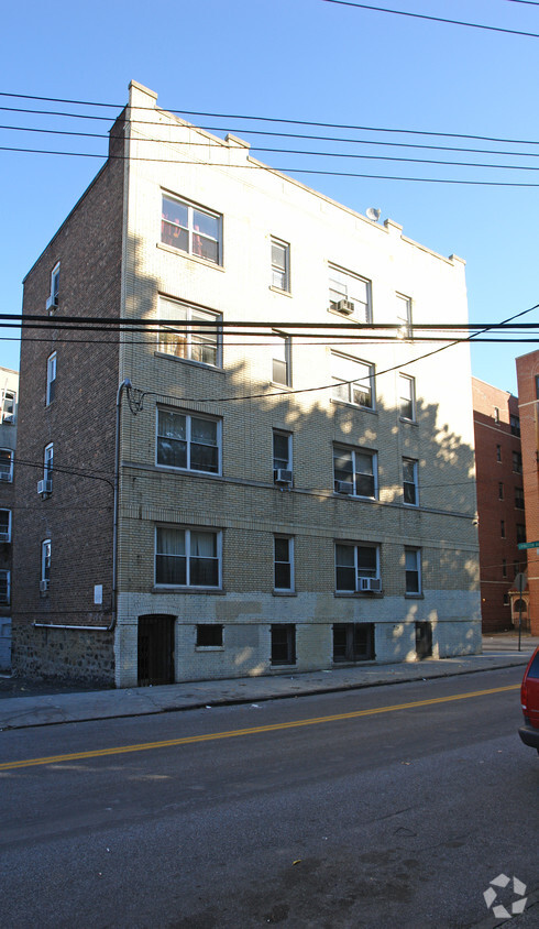 Building Photo - 155 Livingston Ave