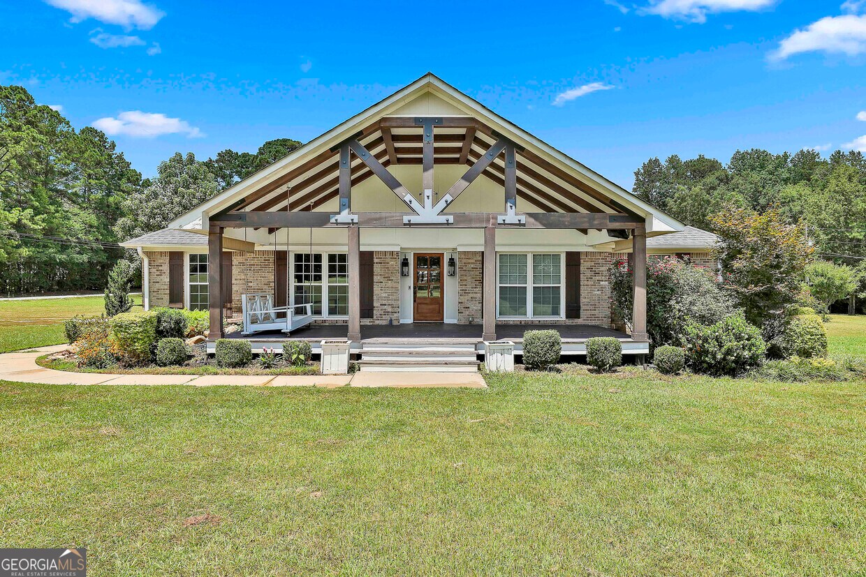 Foto principal - 620 Tri County Rd