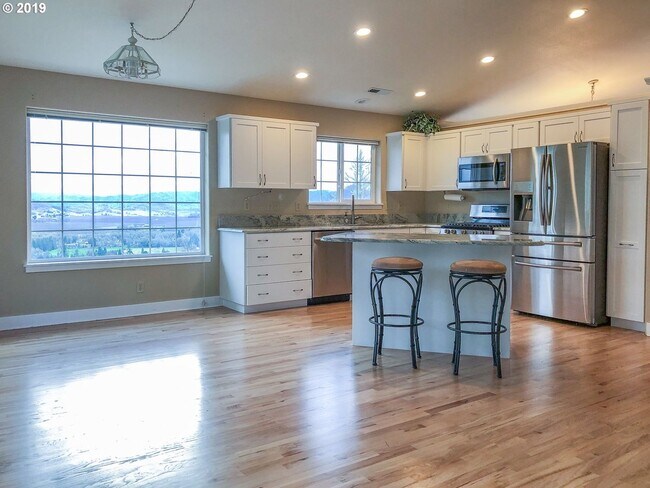 Foto del edificio - 4 Bedroom 2.5 Bath House with Amazing Views!