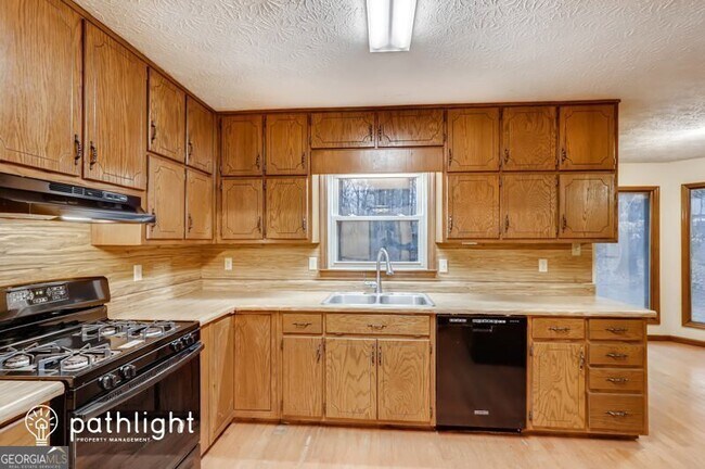 Building Photo - 130 Windhaven Ct