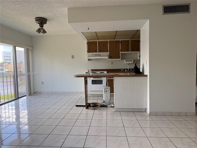 Foto del edificio - 9331 SW 4th St