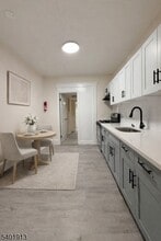 Building Photo - 529 Elizabeth Ave