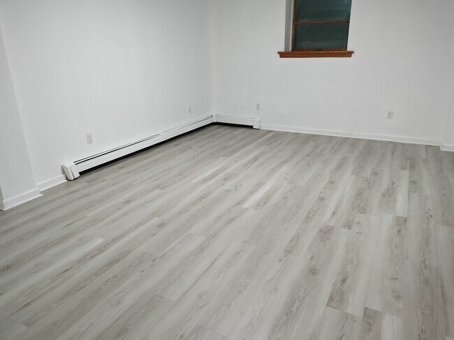 Foto del edificio - 107 Martha Ave