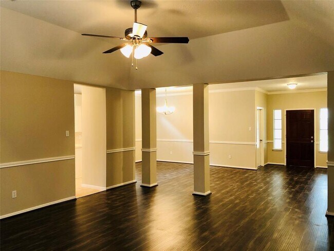 Foto del edificio - 3107 Towering Oak St